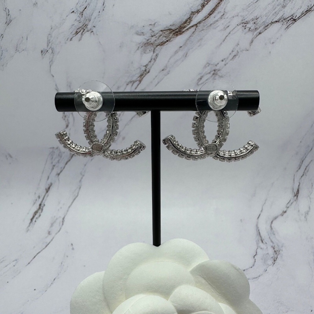 ❌❌ SOLD Chanel 2023 Big Interlocking CC Logo Crystal Stud Statement New Earrings - Picture 12 of 12